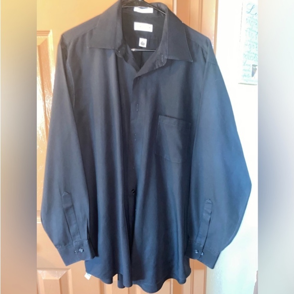 Excellent Condition Mens Large Van Huesen Dress Shirt